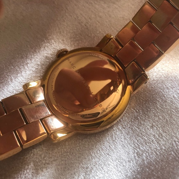 Marc Jacobs Women’s Rose Gold Watch - Picture 5 of 8